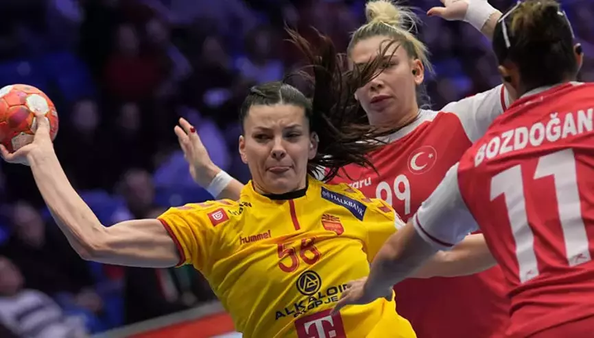 意媒：萨里要求拉齐奥冬窗买中场，梦想得到弗拉泰西