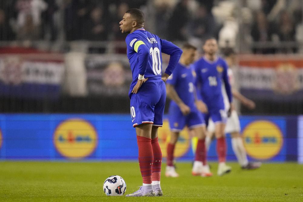 莱比锡董事：有几家俱乐部对谢什科很感兴趣，不会透露细节